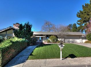 766 Crossbrook Dr, Moraga, CA 94556