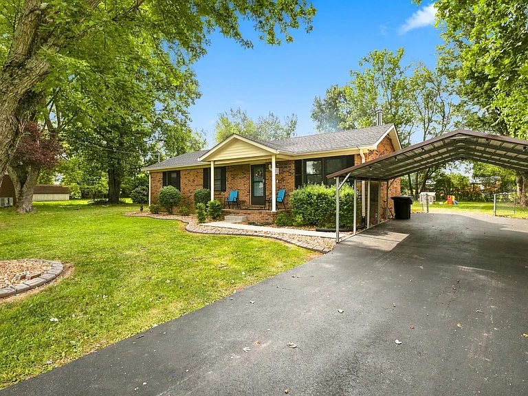 1663 Ragland Ln — Photo 27