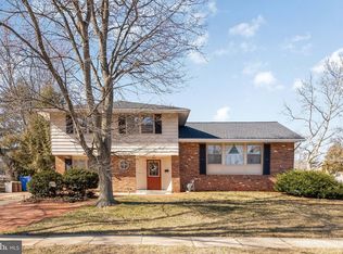 826 Kingston Dr, Cherry Hill, NJ 08034