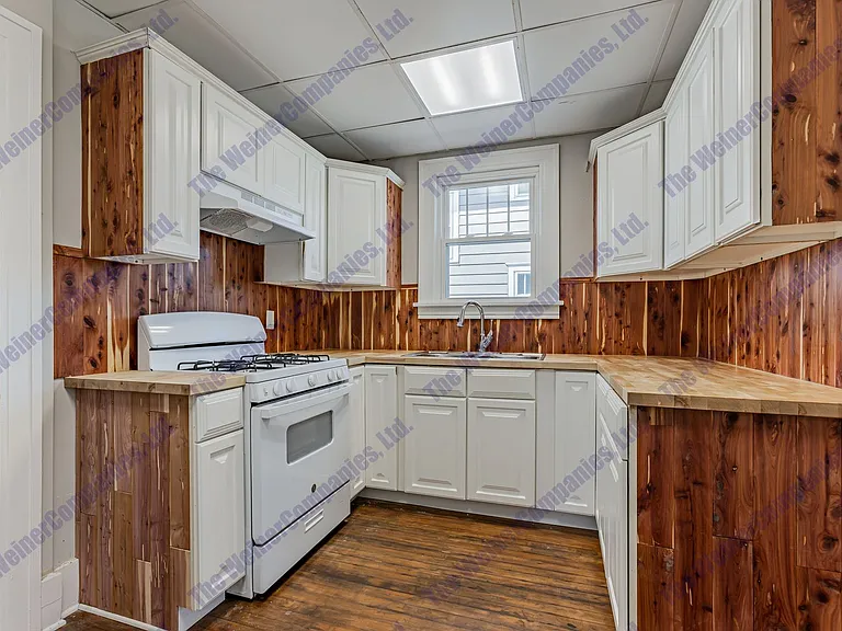 606 W White St — Photo 14