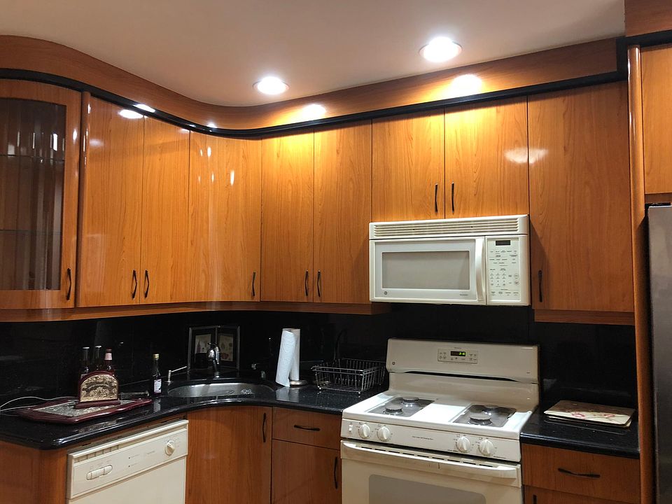 Eat In Kitchen with window