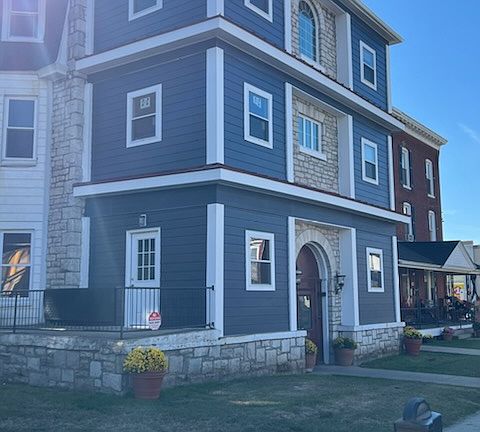 2nd image of 424 E Lincoln Hwy APT 8