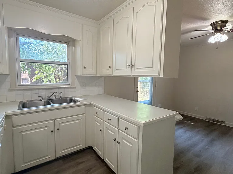 5701 Cates Dr — Photo 16