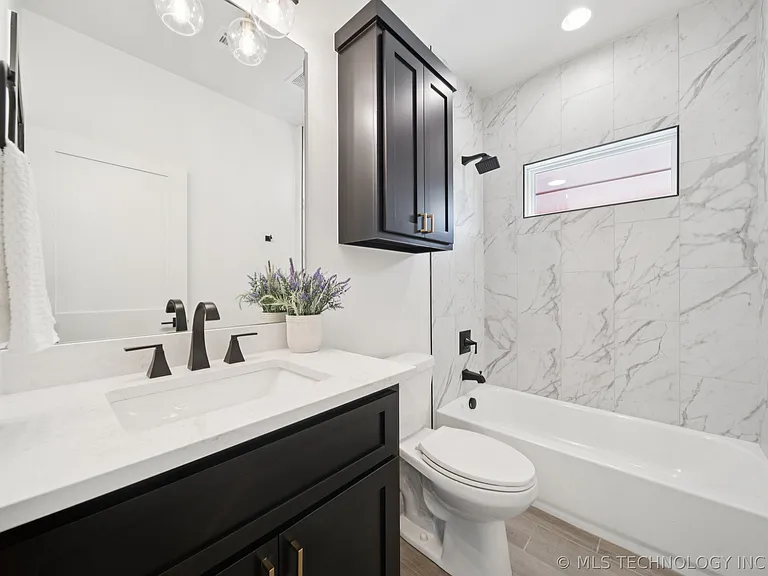 210 S Bluff St #B — Photo 19