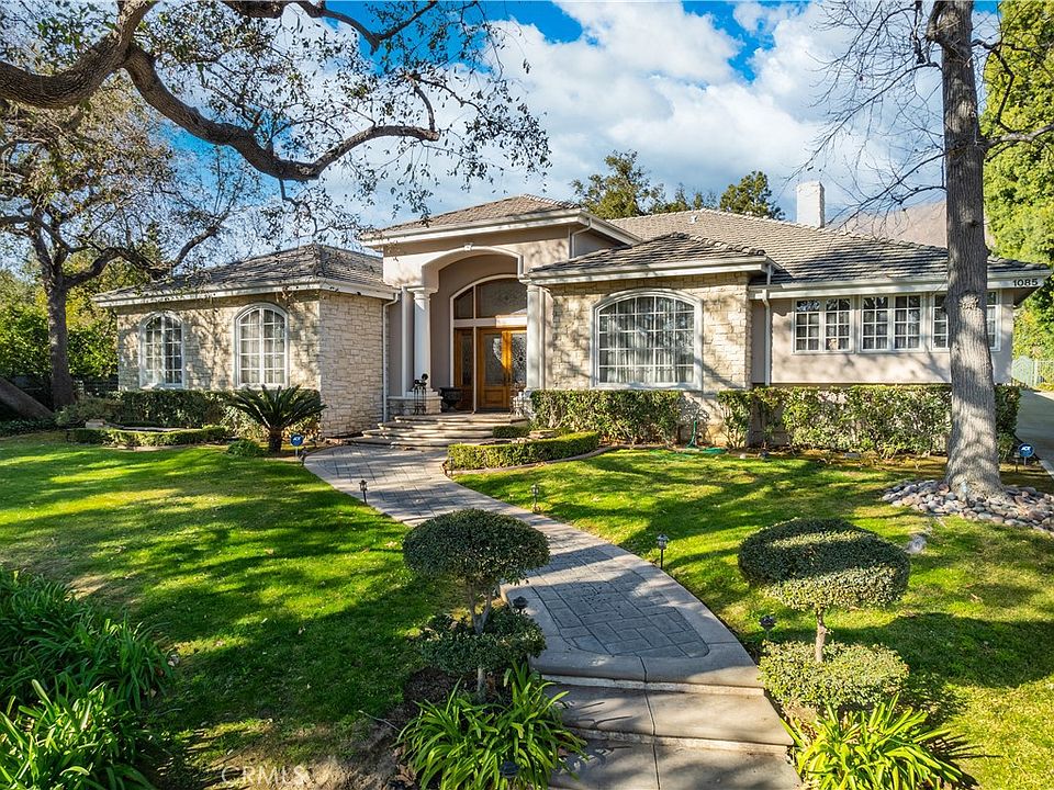 1st image of 1085 Singing Wood Dr