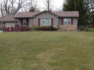 140 Hood Dr, Canfield, OH