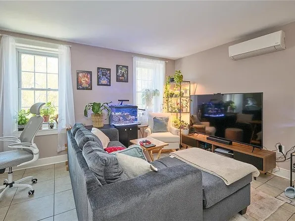 25 S 6th St #2, Easton, PA 18042