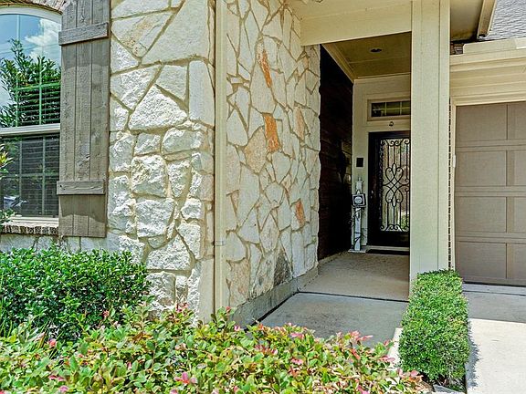 Covered entry way!