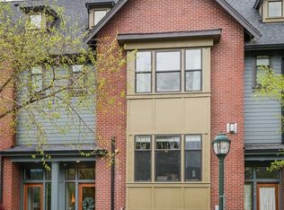 1126 NE Park Dr, Issaquah, WA 98029