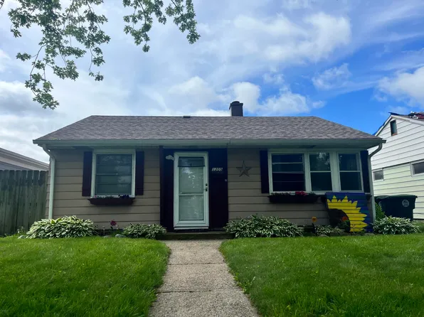 1205 W 43rd Pl, Hobart, IN 46342