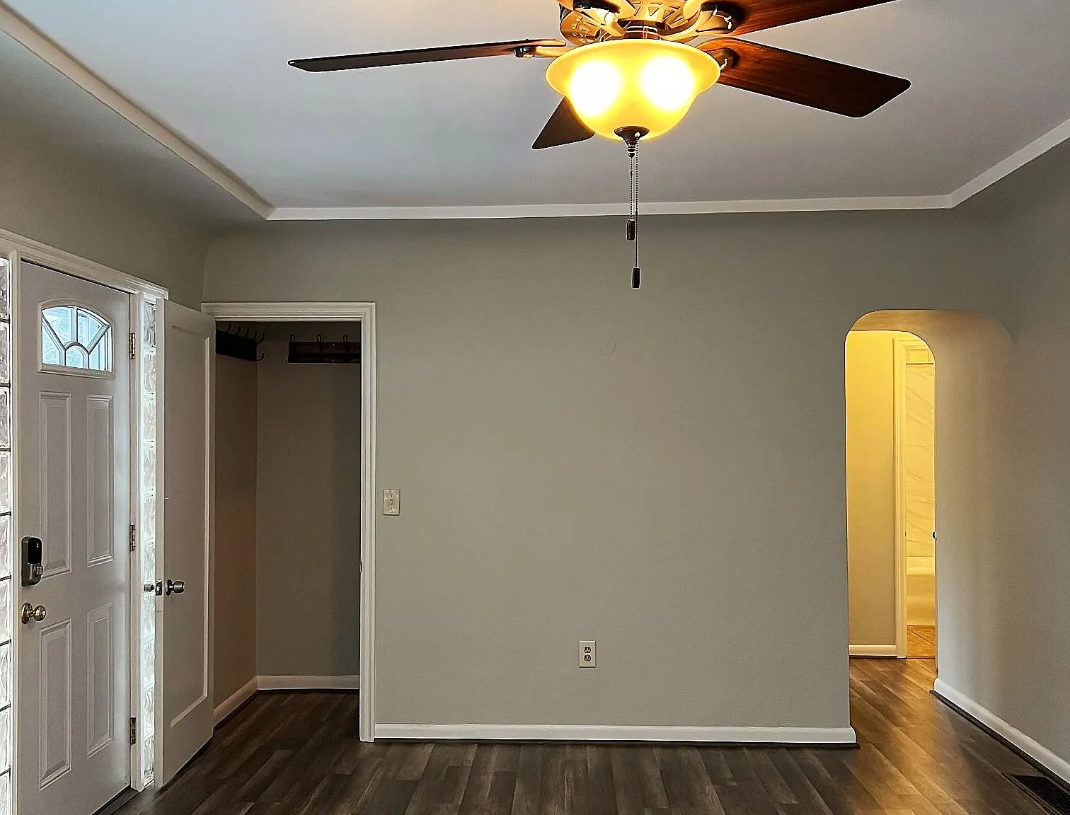 3 bed, 1590 sqft, $4,150 — Photo 2