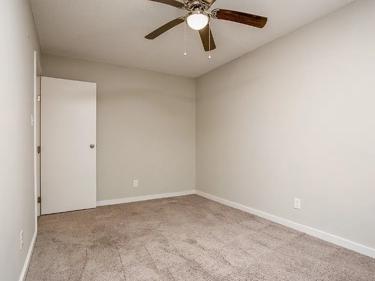 4616 Pine Needle Ct — Photo 17