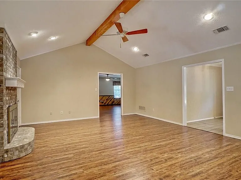 5705 Royal Club Dr — Photo 9