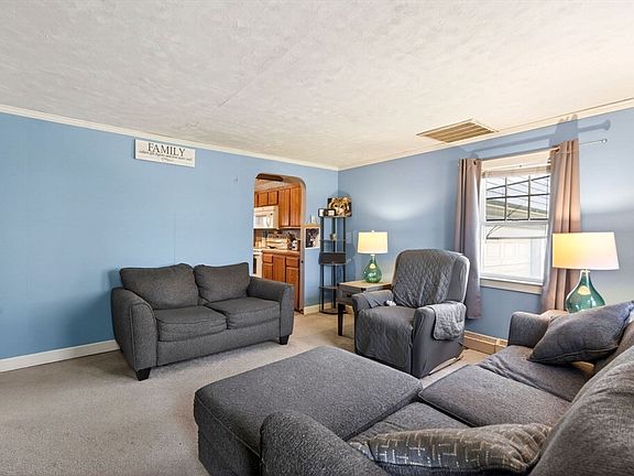 2nd image of 105 Connolly Rd
