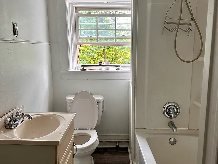 50 Gates Ave #3B — Photo 9