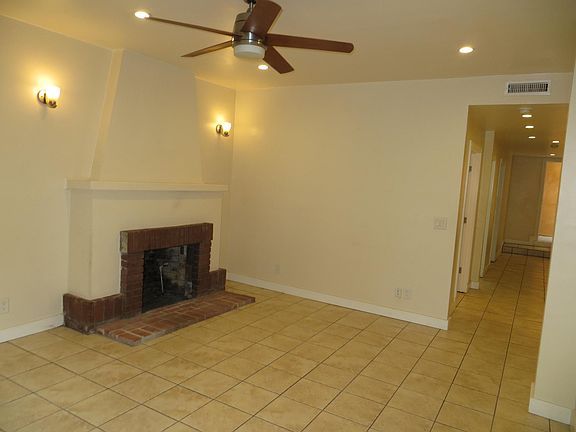 4th image of 58 N Oak St