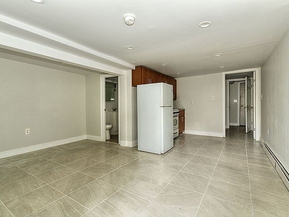 5th image of 108 Essex St
