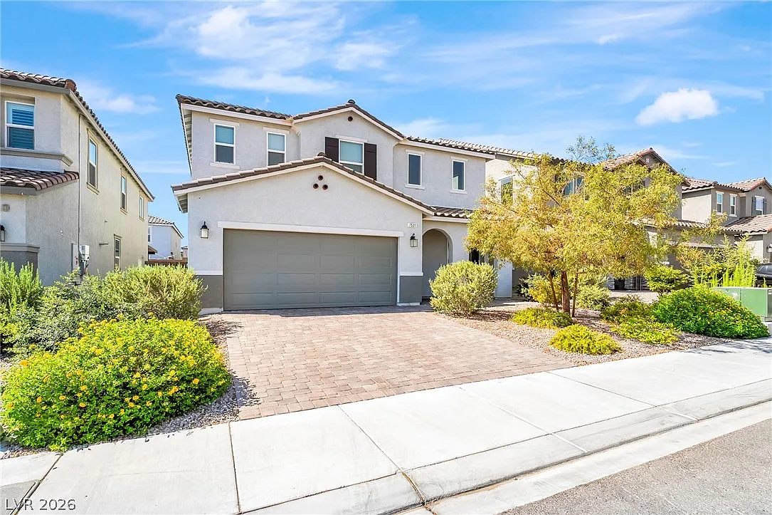5 bed, 3.5 bath, 3088 sqft, $2,800 — Photo 2
