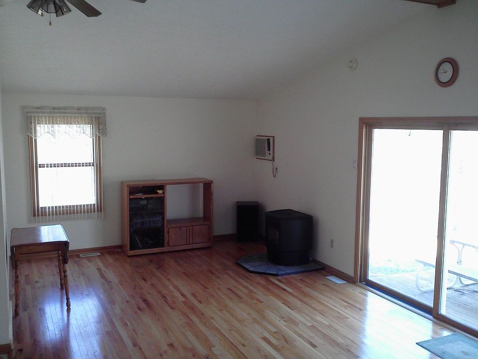 2nd image of 10525 S Cottonwood Ave
