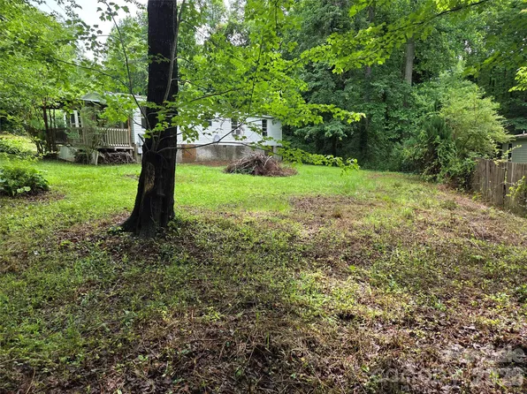 4 Boyer Dr, Black Mountain, NC 28711