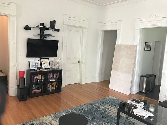 3rd image of 1800 N Clark St #1