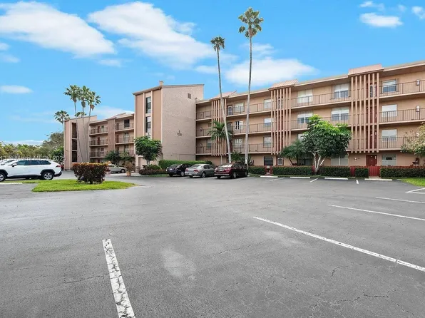 7220 Lake Circle Dr APT 301, Pompano Beach, FL 33063