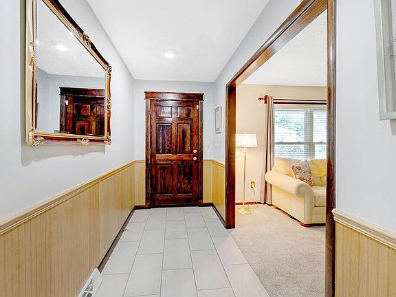 2nd image of 577 Liberty Ln