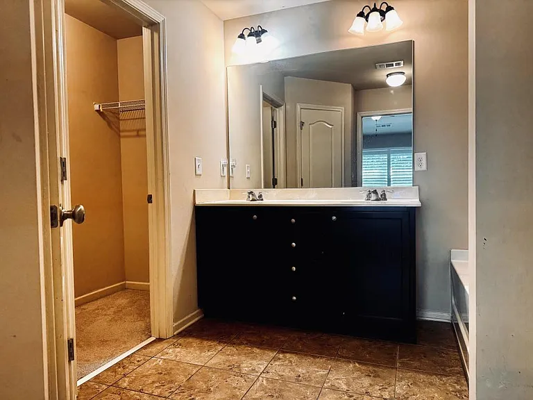 2214 Spicy Pine Ln — Photo 12