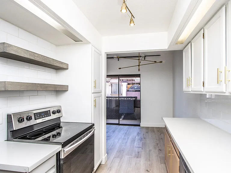 3102 E Clarendon Ave #207 — Photo 11