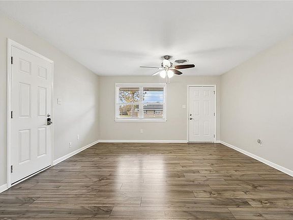 3rd image of 128 Pleasant Valley Dr