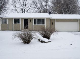 1526 Independence Ave, Chaska, MN 55318