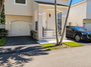 9840 NW 9th Ct, Plantation, FL 33324