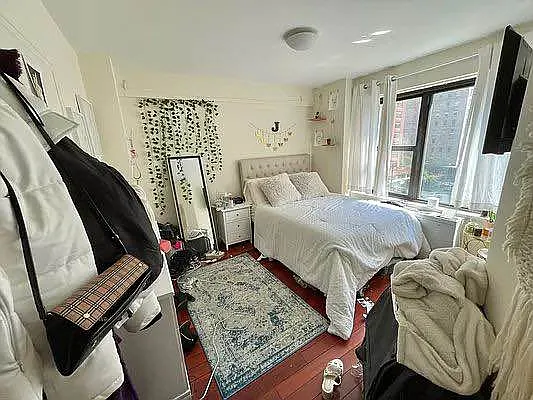 Rented by Olympia House Delaware LP | media 17