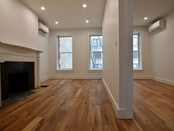 2nd image of 324 W 87th St APT 4R