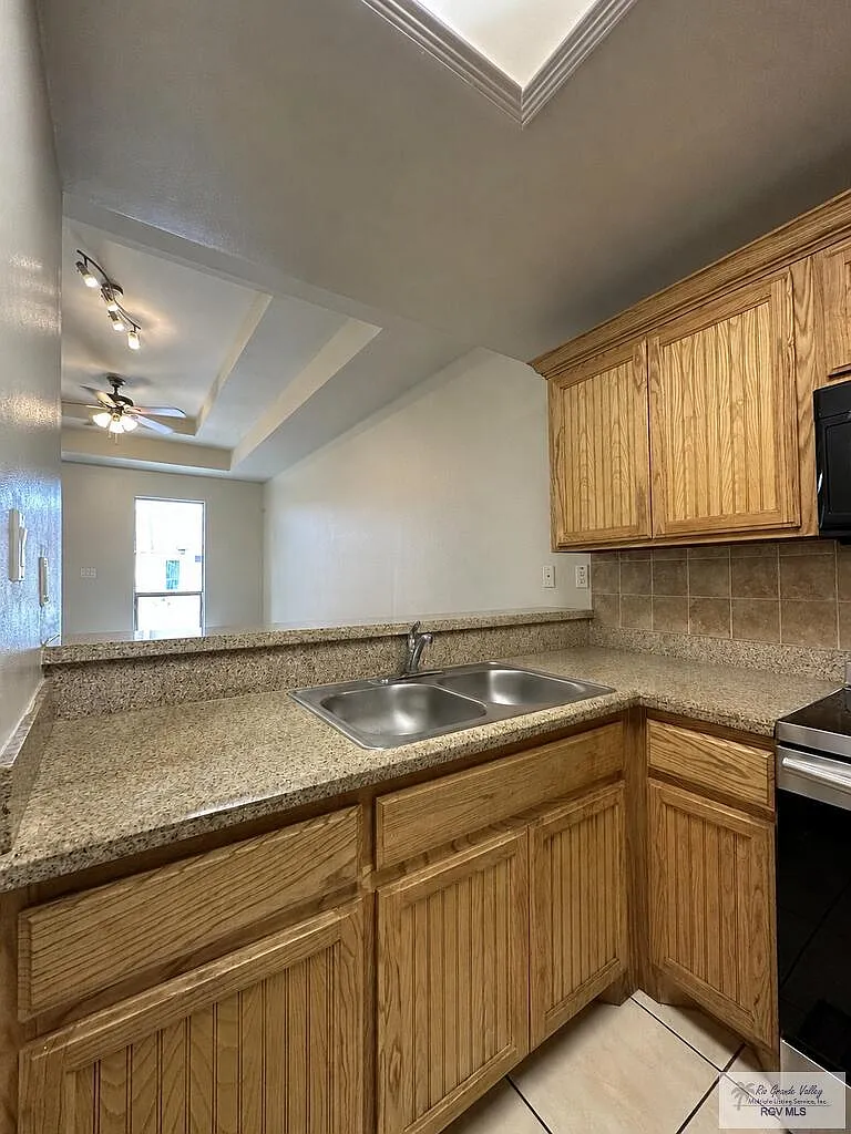 3 bed, 2.0 bath, 1109 sqft, $1,500 — Photo 4