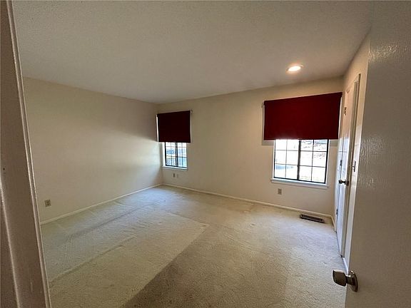 2nd image of 7807-7805 N Oregon Ave