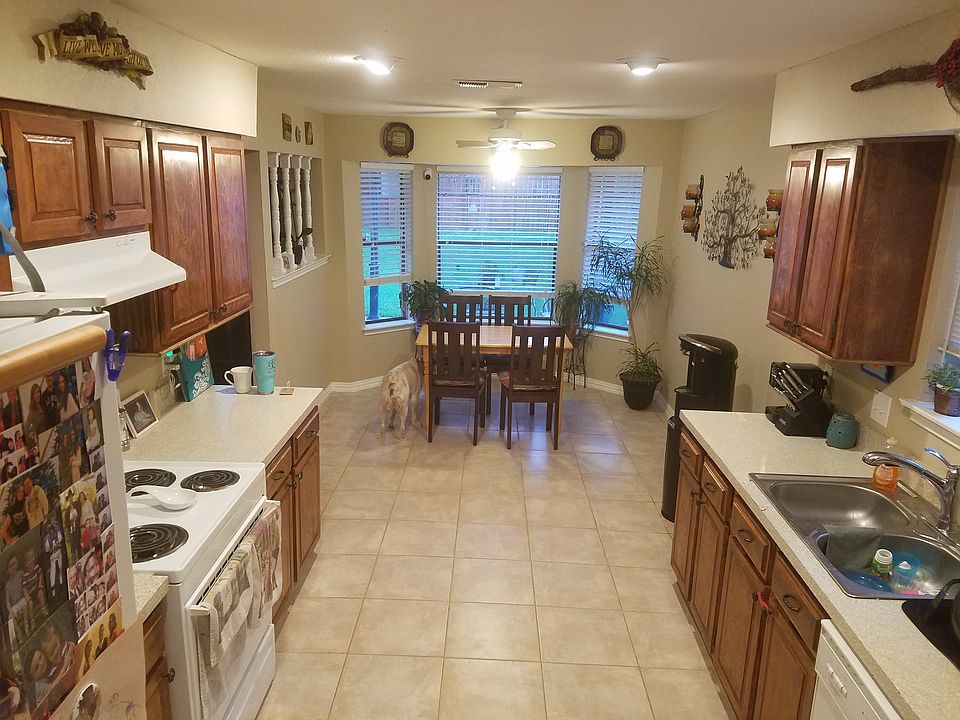2nd image of 705 Mountain Laurel Ln
