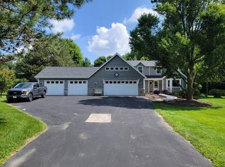 25520 Deer Ridge Trl, Waterford, WI 53185