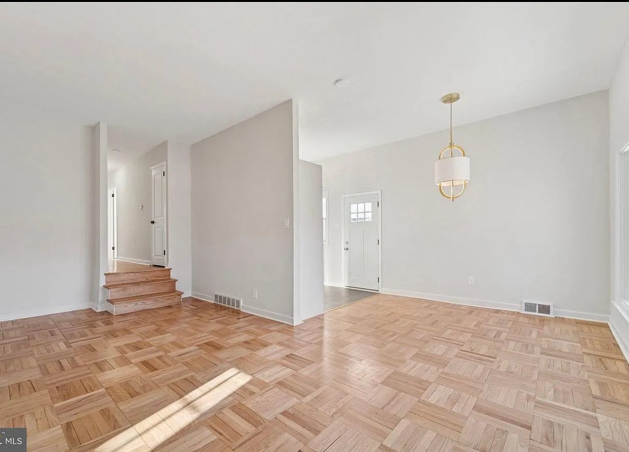 3 bed, 2.5 bath, 1460 sqft, $2,800 — Photo 2