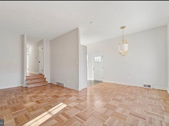 2nd image of 1719 Tustin St #1