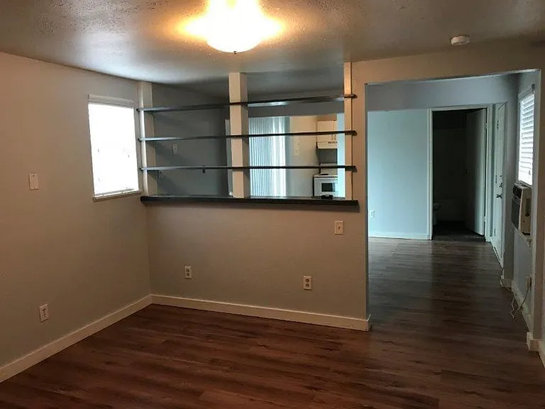 1026 Ellingson Ln — Photo 10