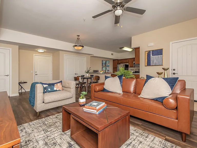 Vineyards at Palm Desert Apartment Homes — Photo 20