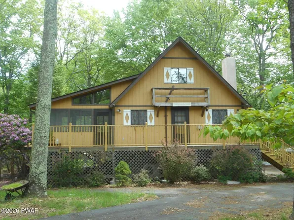 159 Spring Dr, Dingmans Ferry, PA 18328
