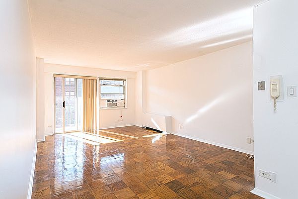 1st image of 7235 112th St APT 6D