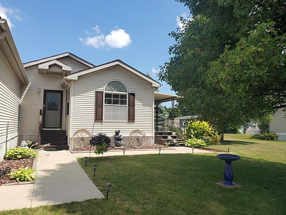 Exterior Image-1-Crystal Valley C59 Camelot Village