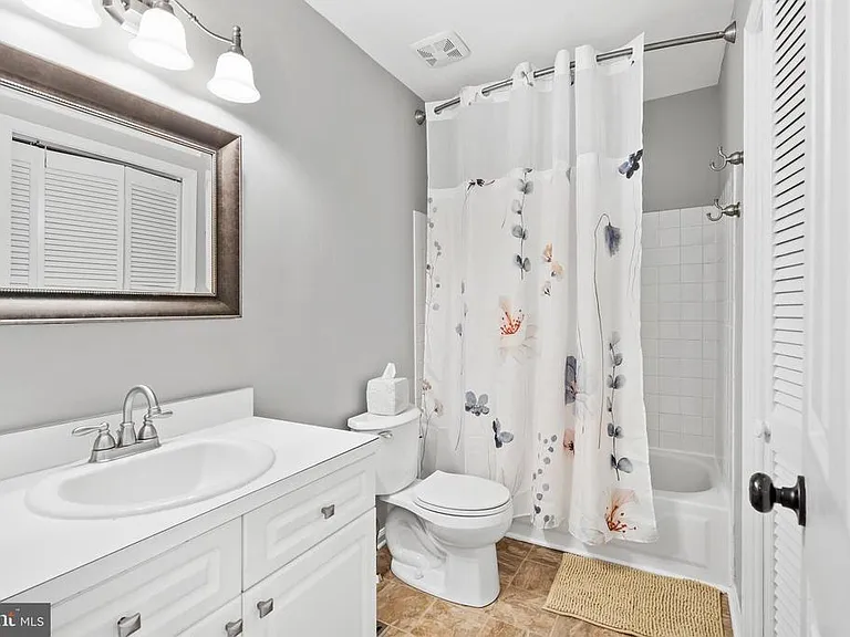4650 Louise Saint Claire Dr — Photo 10