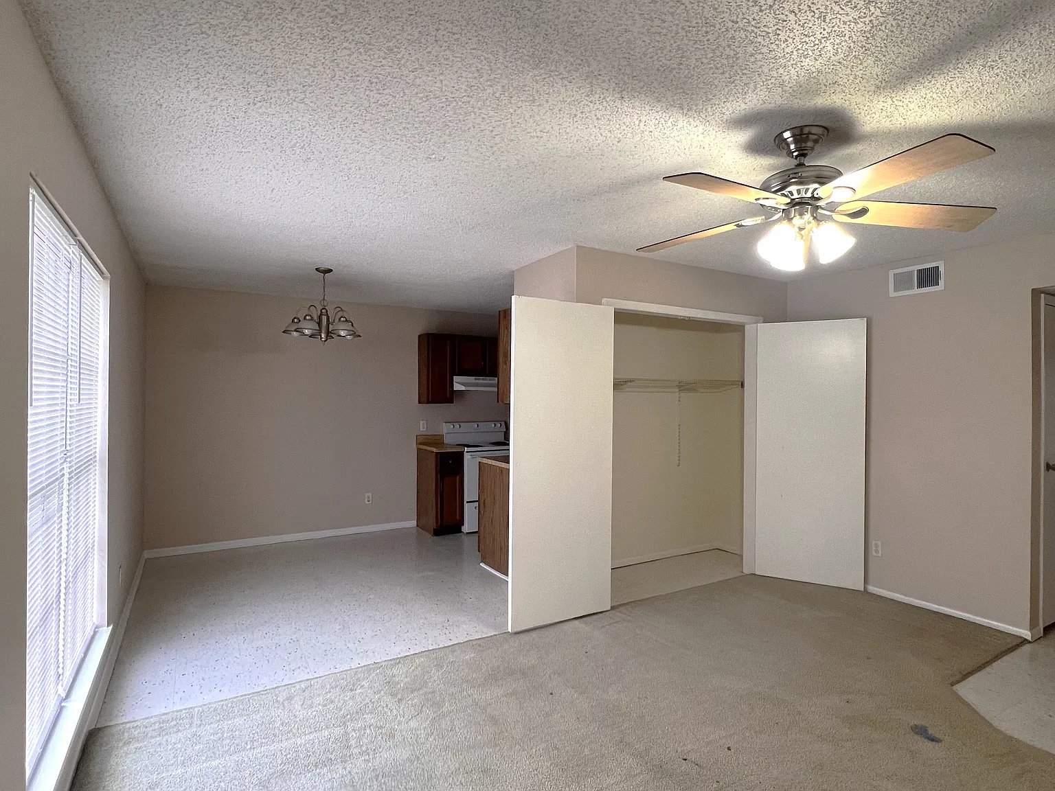 2 bed, $700 — Photo 2