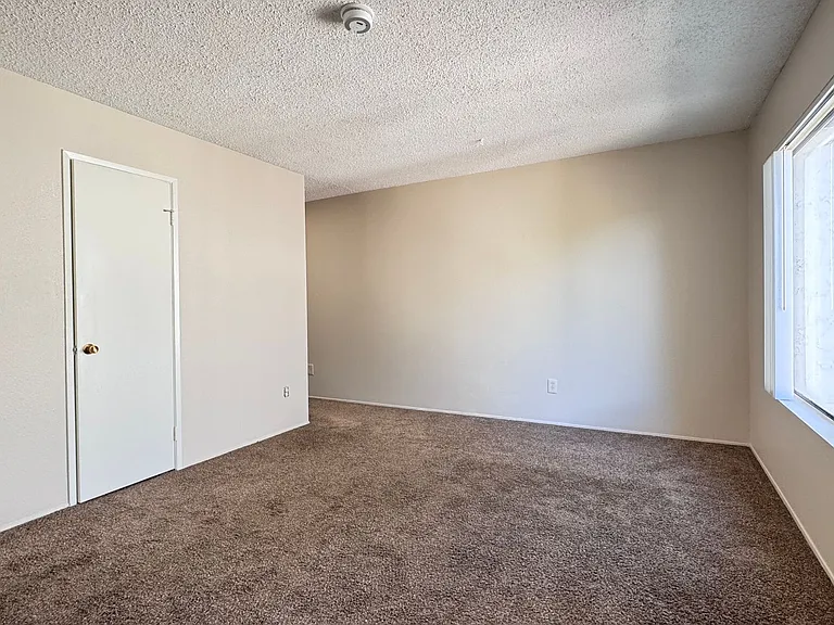 9847 Genesee Ave — Photo 29