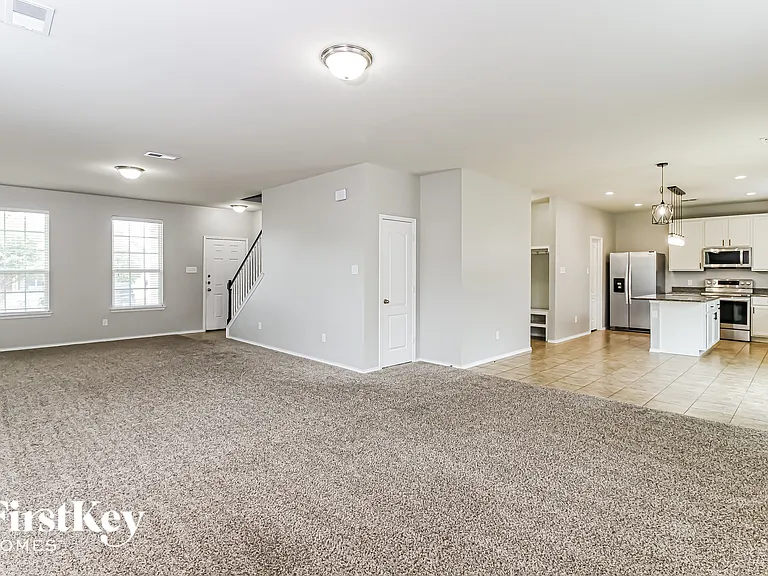 2209 Windsor Farms Dr — Photo 4