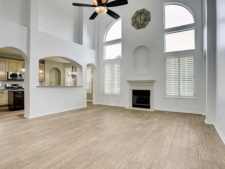 10410 Five Oaks Ct — Photo 15
